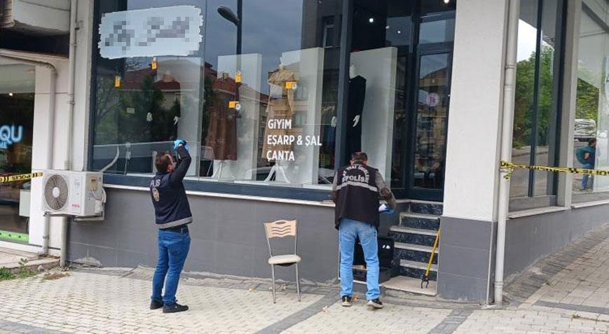 Beylikdüzü’nde giyim mağazasına silahlı saldırı! ’22 yıldır esnafız böyle bir şey görmedik’