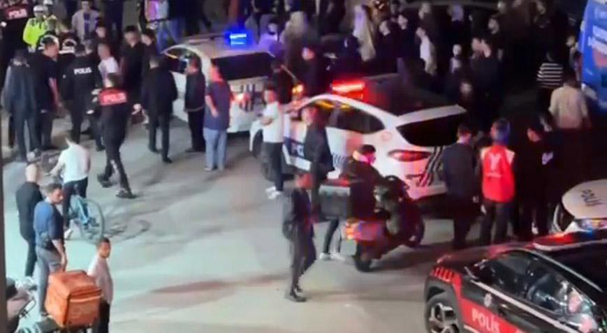 Otomobiline çarpan motokuryeyi takip etti, kavgada tornavida ile öldürüldü