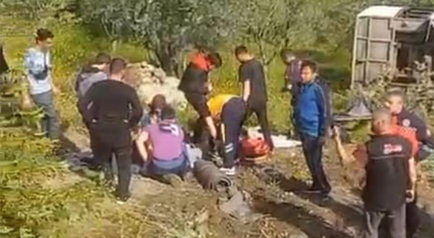 Sakarya’da üniversite öğrencilerini taşıyan midibüs kaza yaptı! 12 yaralı var