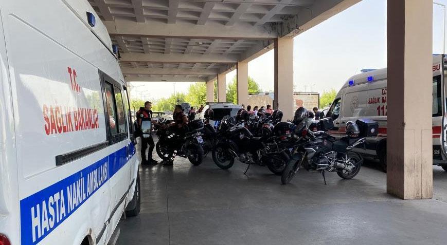 Diyarbakır’da hastane önünde bıçaklı kavga! Yaralılar var