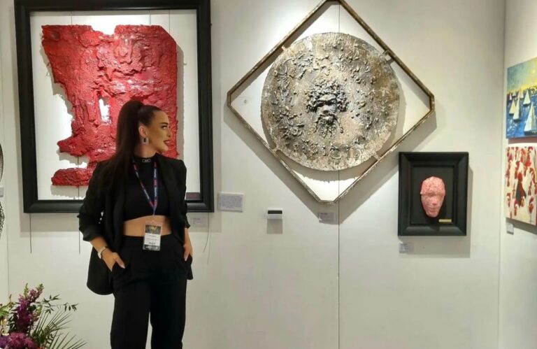 Heykeltıraş Ressam Pelin Şahin