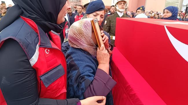 Şehit eşini 1 yaşındaki kızıyla uğurladı: Bugün bizim bayramımız Rüveyda