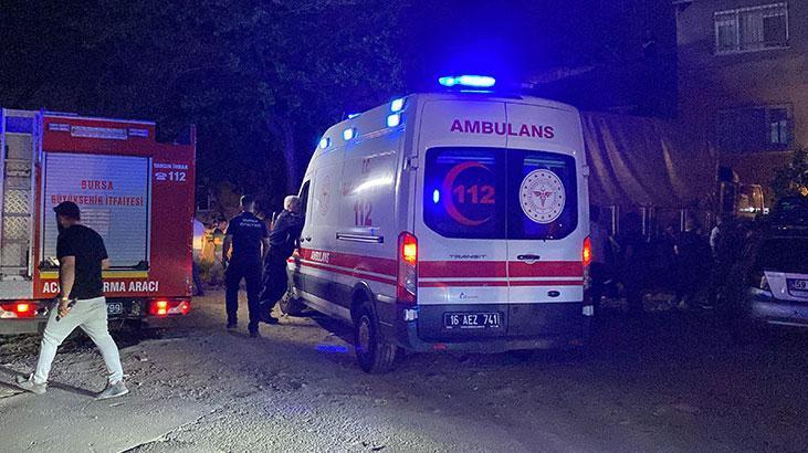 Bursa'da freni boşalan kamyon eve girdi