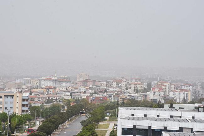 İzmir'de gökyüzünü kapladı! Profesör açıklık getirdi: Ürperilecek şeyler değil