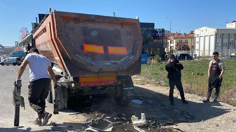 Gölbaşı'nda kamyona çarpan otomobilin sürücüsü öldü