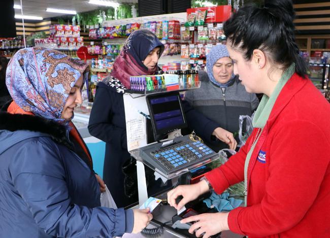 Kadınlar birlik oldu! 42 erkek rakibini geride bırakıp, muhtarlığı kazandı