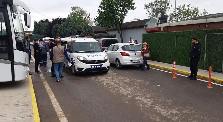 Otomobil bebek arabasına çarptı! Minik çocuk ağır yaralandı