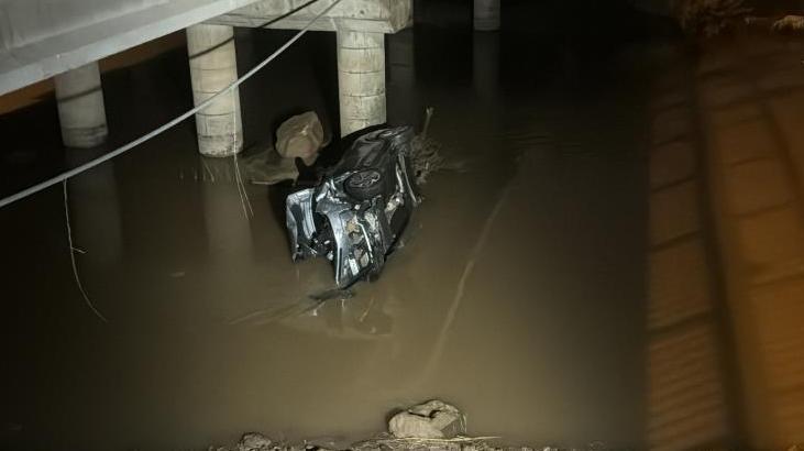 Kontrolden çıkan otomobil Kızılırmak’a uçtu