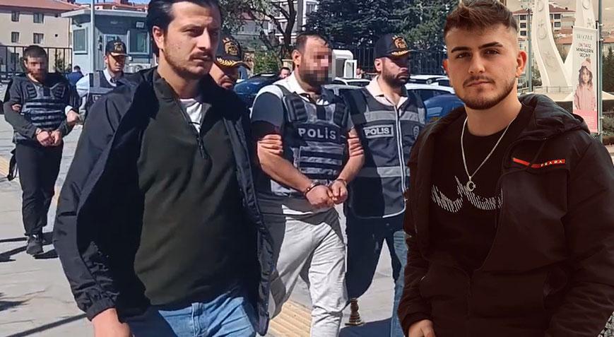 Balkona tırmanıp eski sevgilisinin erkek arkadaşını öldüren katil ile arkadaşı adliyede