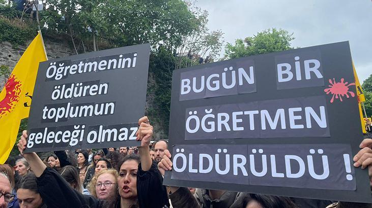 İstanbul’da öğretmenlerden İl Milli Eğitim Müdürlüğü önünde protesto