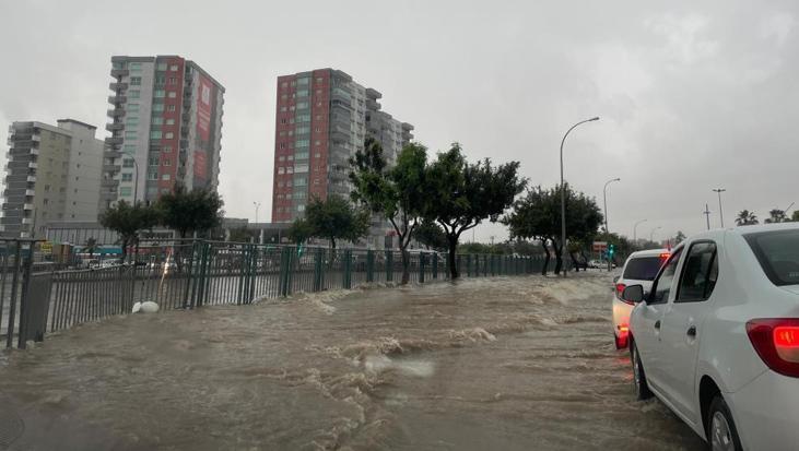 Adana ve Hatay’da sağanak yağış! Meteoroloji’den yeni uyarı geldi