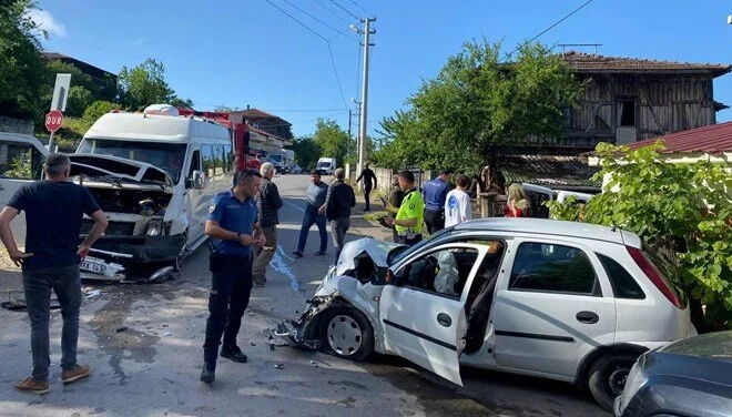 Sakarya’da Kaza: 6 Yaralıdan 1’i Hayatını Kaybetti
