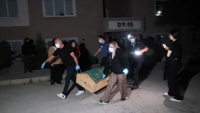 Gelen Koku Üzerine Gerçek Ortaya Çıktı: Öldüğü Bir Hafta Sonra Fark Edildi