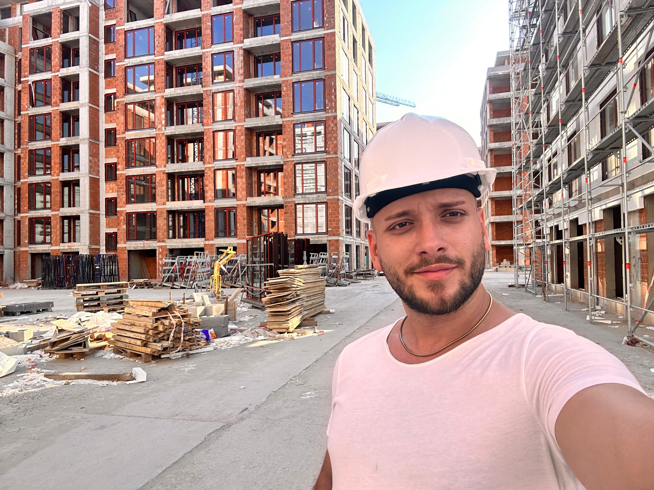 Fatih Dindar: Mimarlık ve Mühendislikte Uzmanlaşmış Bir Lider