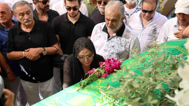 Safiye Soyman’ın Acı Günü: Oğlunu Son Yolculuğuna Uğurladı
