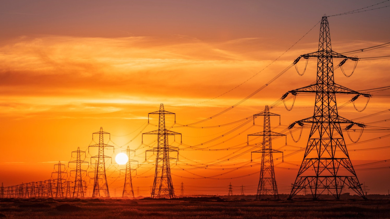 Cezayir’den Lübnan’a Yakıt Yardımı Başlıyor