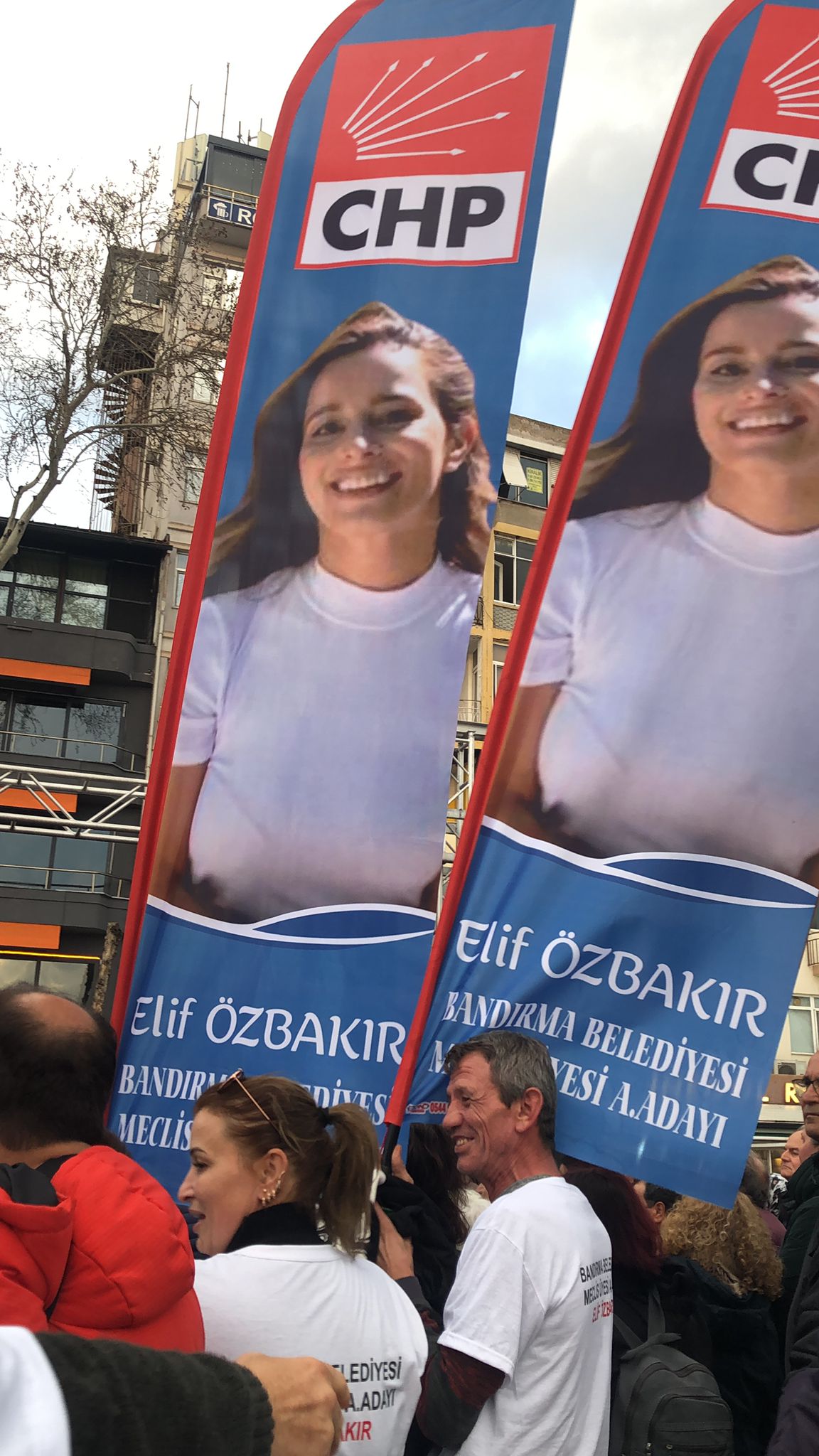 Geleceğin Vizyoner Siyasetçisi: Elif Özbakır Kimdir?