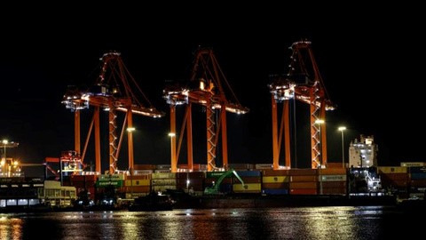 Mersin Sahillerinde Yük Gemisi Krizi! Tahliye Operasyonu Devam Ediyor