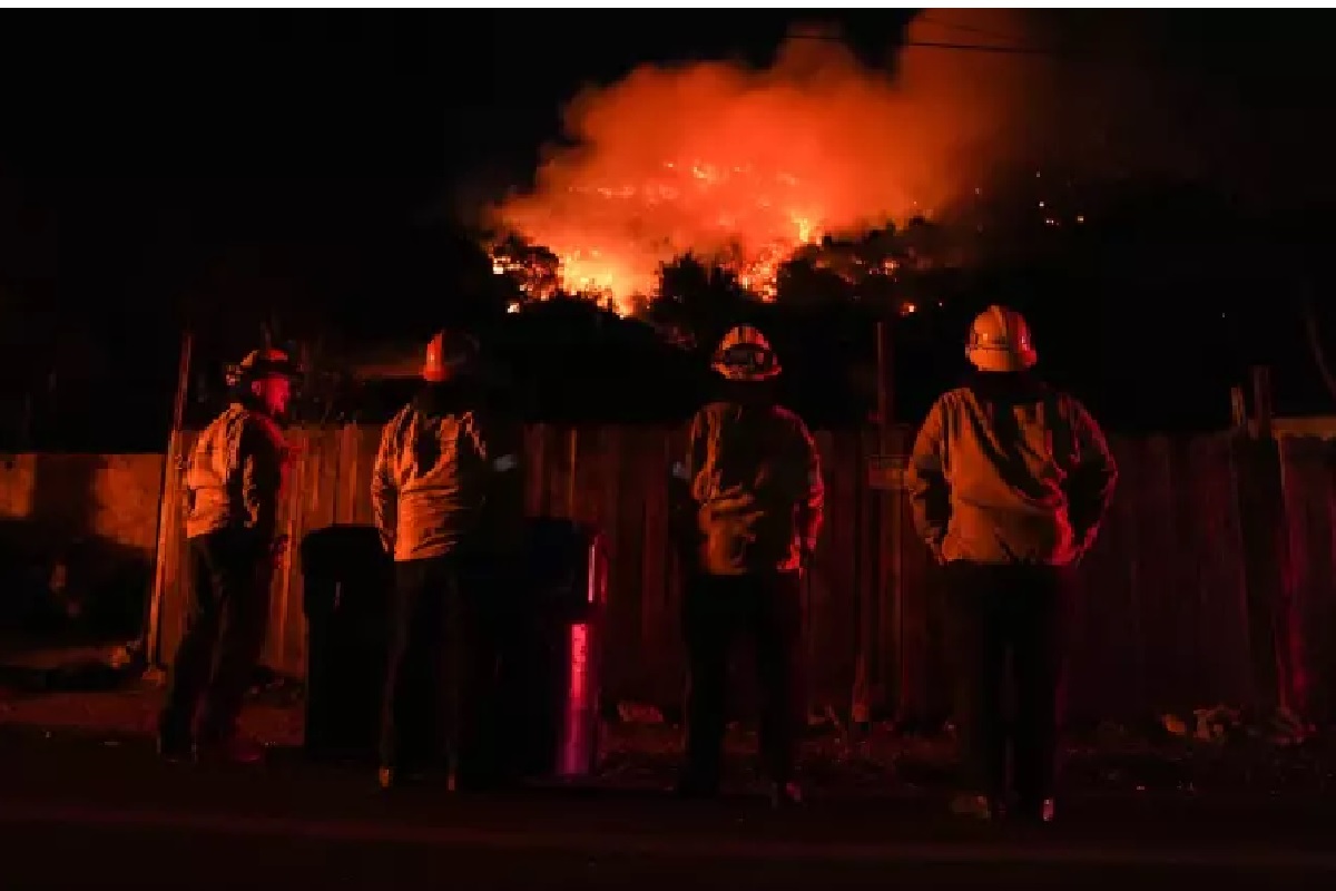 ABD’deki Yangınlarda 16 Ölü, İhmaller Tepki Çekiyor