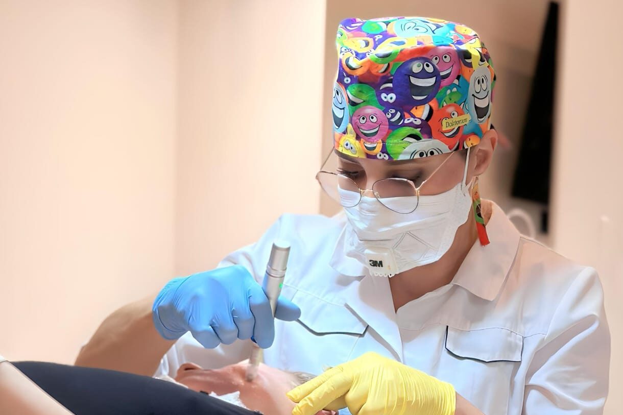 Dr. Olena Gnatışina — Estetik Kozmetoloji Uzmanı ile Güzelliğinizi Yeniden Keşfedin