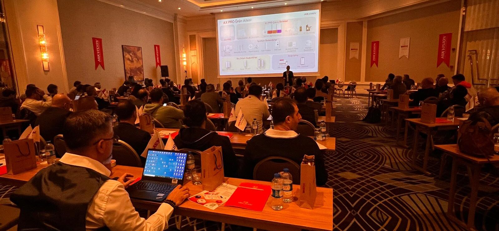 Mena Teknoloji: Geleceği Şekillendiren Yenilikçi Güç