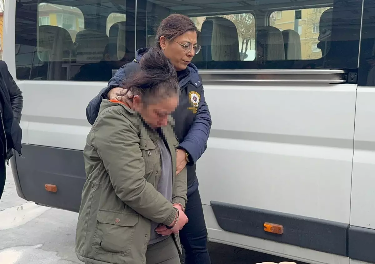 Sevgilisini otomobilde bıçaklayarak öldürdü