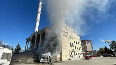 Eskişehir’de Camiye Girip Yangın Tüpüyle Oynayan Çocuklar Gazdan Etkilendi