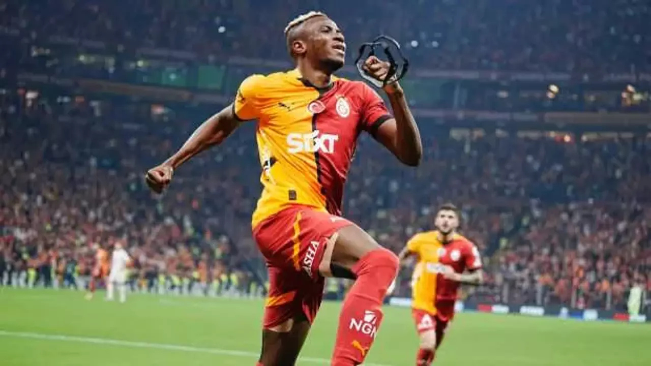 Galatasaray, Victor Osimhen’i Kutladı!