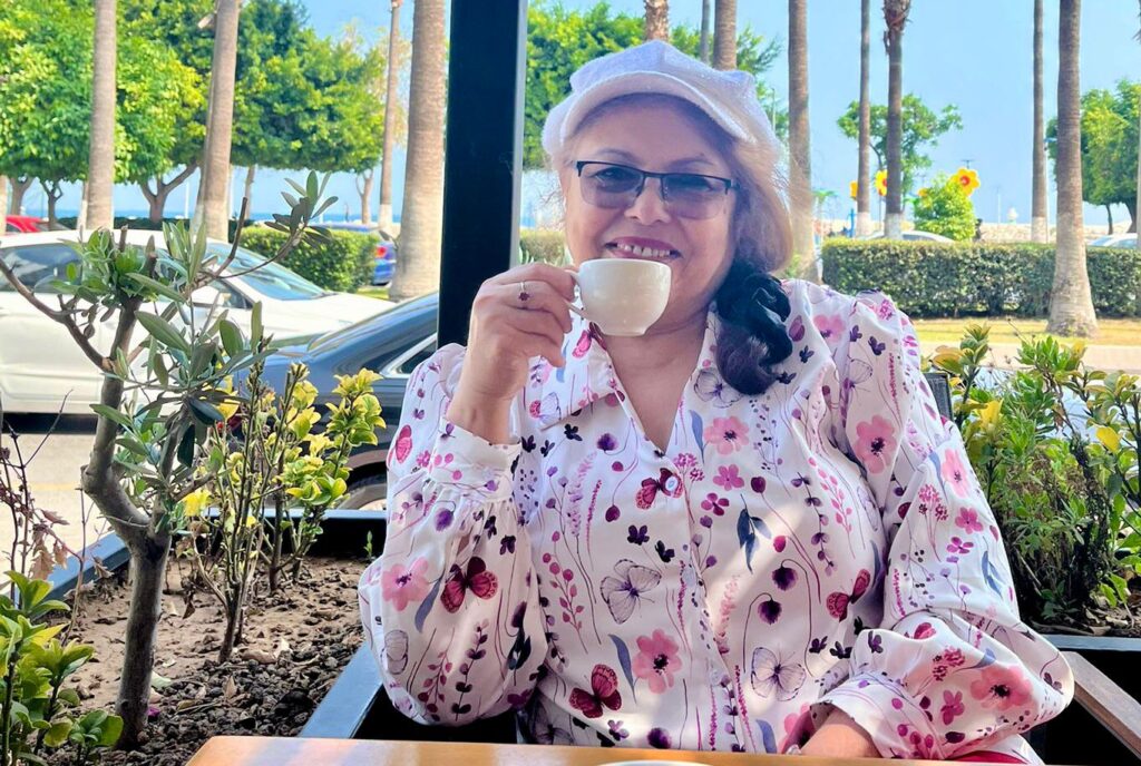 Yazar Hanife Mert: Blog Yazarlığından Profesyonel Edebiyat Dünyasına Geçiş