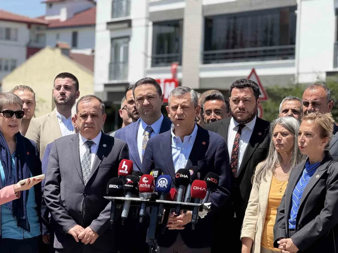 Özgür Özel’den Soruşturma ve Şehitler Açıklaması!