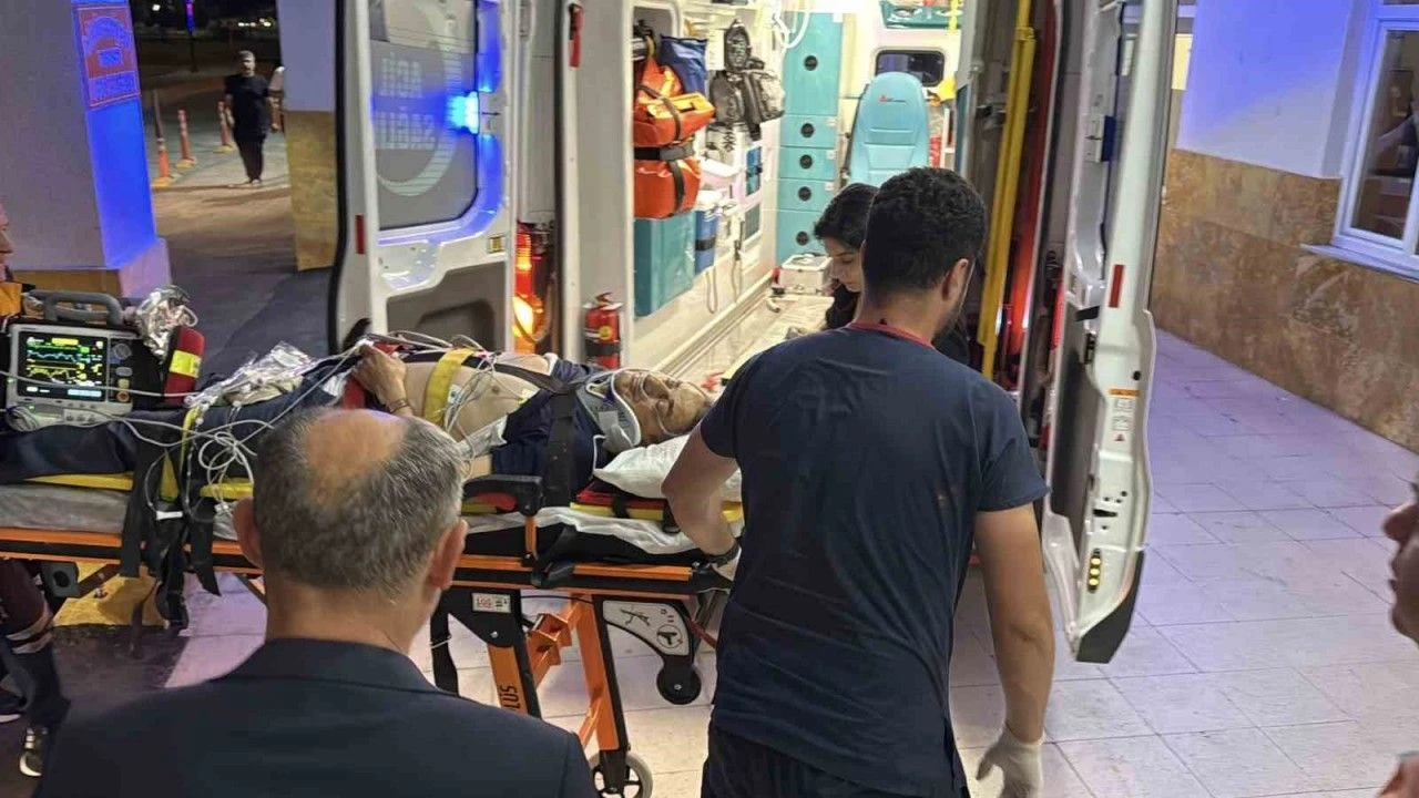 Eski Bitlis Valisi Erol Karaömeroğlu Trafik Kazasında Hayatını Kaybetti