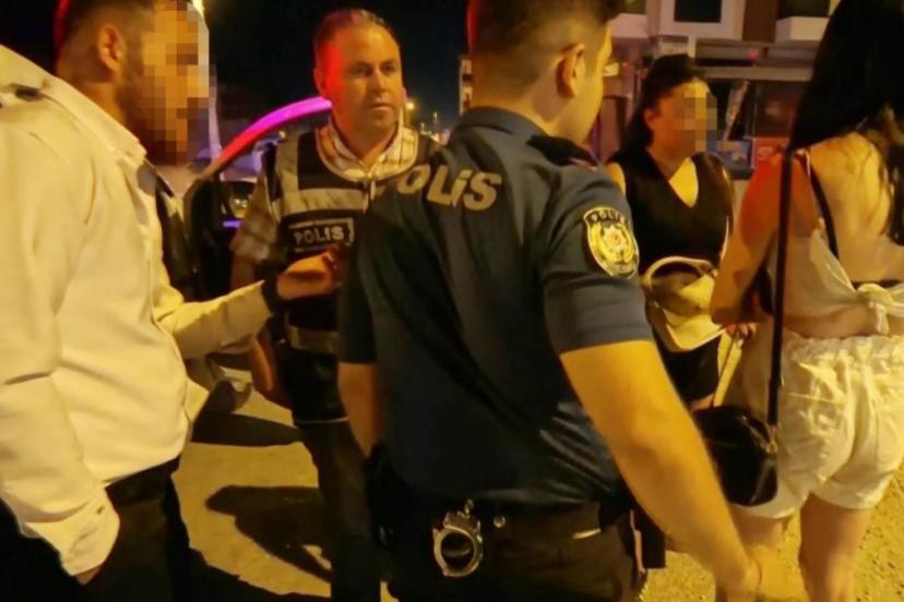 Aksaray’da saldırıya uğrayan kadını polisin anında müdahalesi kurtardı