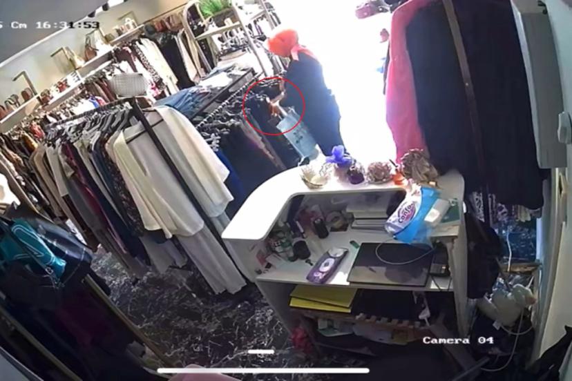 Bursa’da 5 bin TL’lik gömleği çaldı: O anlar kamerada