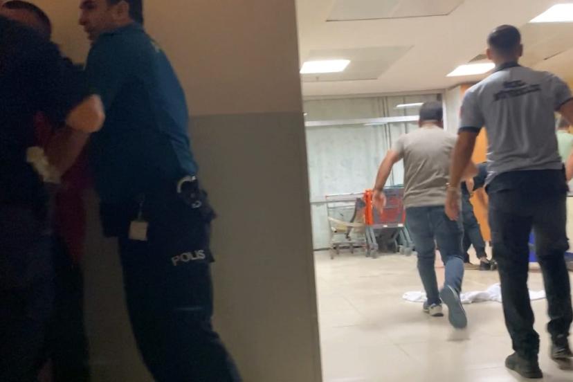 Bursa’da otomobil ile motosiklet çarpıştı: Yaralıların yakınları hastanede kavga etti