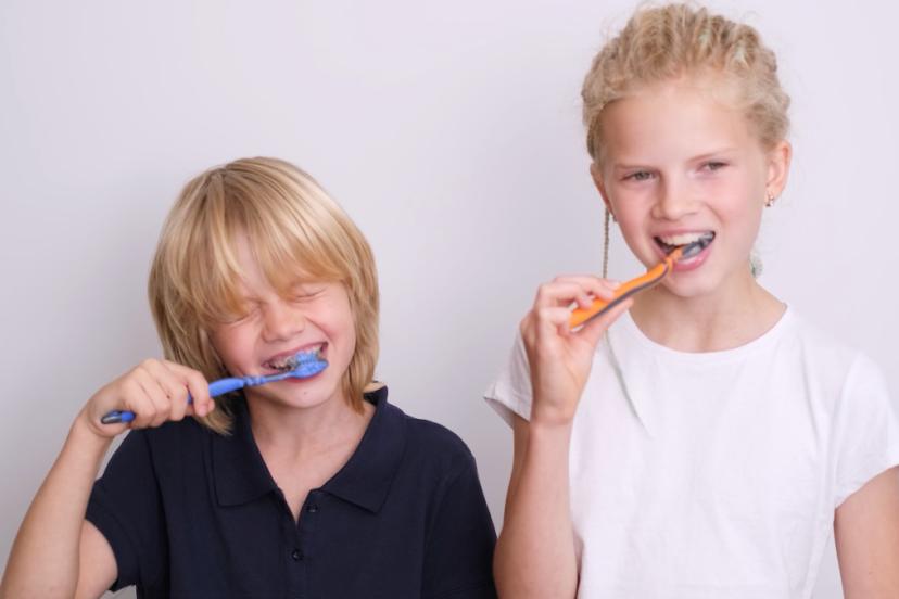 Çocuklarda ağız bakımı: Yaz aylarında tatlı tüketimi artışı dişlere tehdit