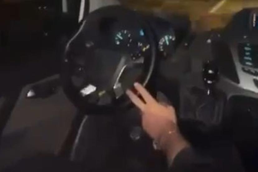 Düzce’de aracını yan koltuktan kullanan sürücünün ehliyetine el konuldu