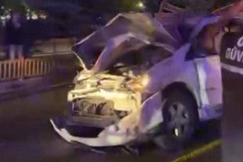 Erzurum’da lastiği patlayan araç takla attı: 4 yaralı