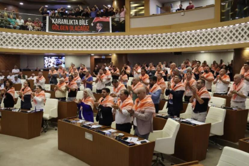 Muhittin Böcek’in tutuklanması sonrası Antalya belediye meclisinde gerginlik