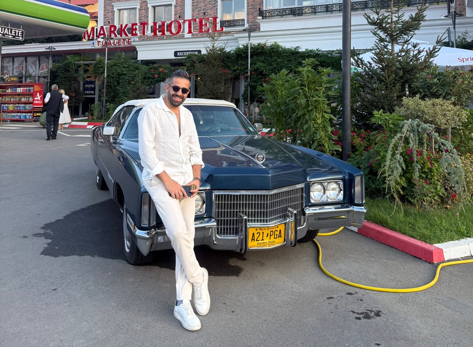 Yazar Fırat Bulgaz “Aşk ile İyilik” ile Kalpleri Fethediyor!