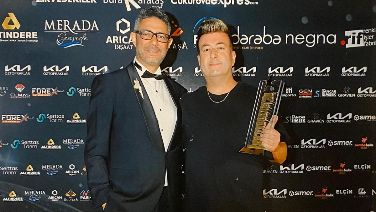 Zirvedekiler 9. Başarı Ödülleri’nde İbrahim Koç’a “Yılın Menajeri” Ödülü Verildi