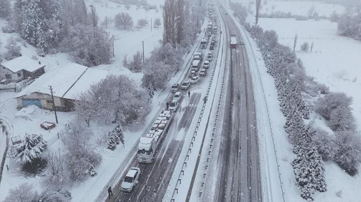 Tipi ve Kar Engeli: Karayolunda 3 Saatlik Ulaşım Aksaması