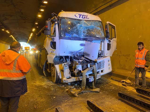 Kocaeli TEM Otoyolu’nda Zincirleme Kaza: 1 Yaralı, Uzun Araç Kuyrukları