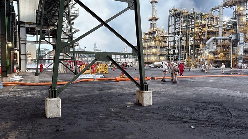 Olmeca Rafinerisinde Yangın Paniği: “Kontrol Altına Alındı, Yaralı Yok”