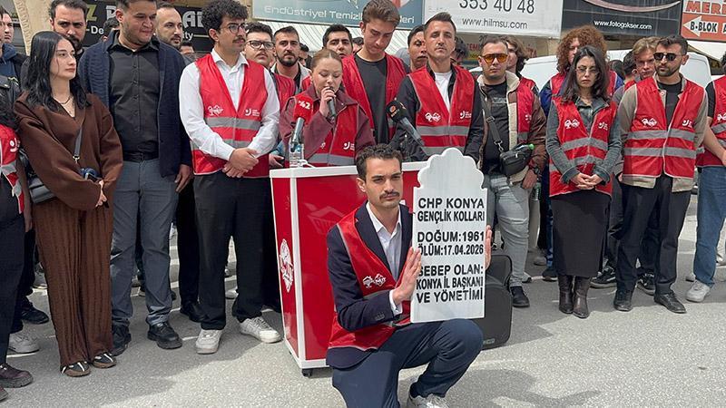 CHP il binası önünde gençlik kollarından protesto: Gerginlik yaşandı