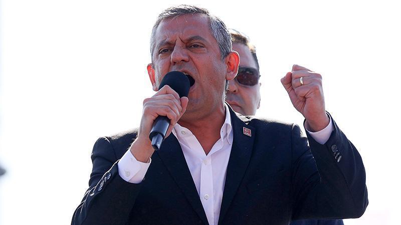 Özgür Özel’den Sakarya Mitinginde Sert Mesajlar: “Bu Düzen Değişecek”