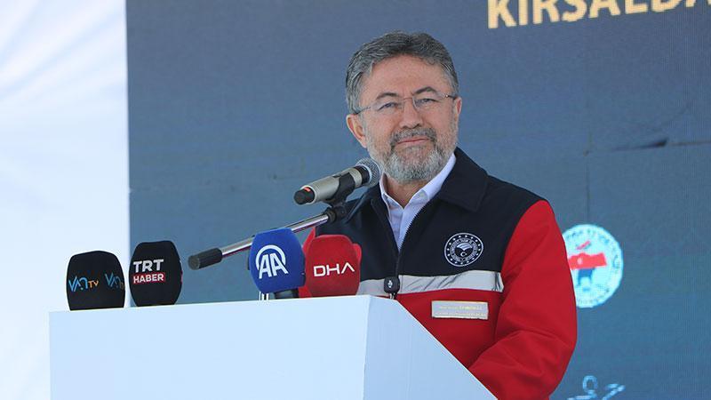 Van’da “Kırsalda Bereket” Seferberliği: Bakan Yumaklı Hayvancılıkta Yeni Dönemi Başlattı!