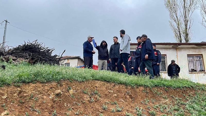 Derekışla’da Korkutan Toprak Kayması: Bir Aile Evsiz Kaldı!