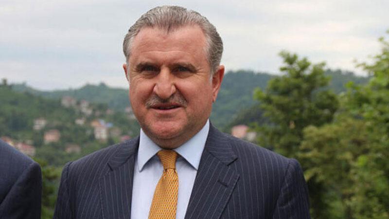 BAKAN BAK’TAN GENÇLERE “HAVUZ PROBLEMLİ” MESAJ: “EVVELALLAH ÇÖZERİZ”