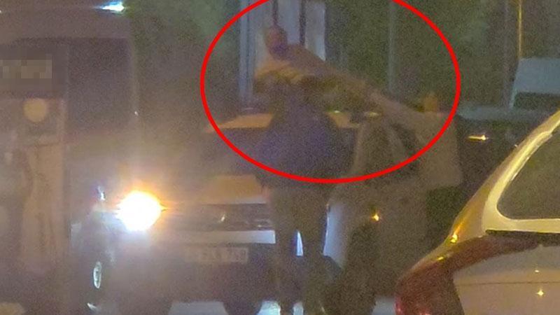Siirt’te Şaşkınlık Yaratan Olay: Trafikte Aracın Üzerine Çıkan Kişi Hastaneye Sevk Edildi