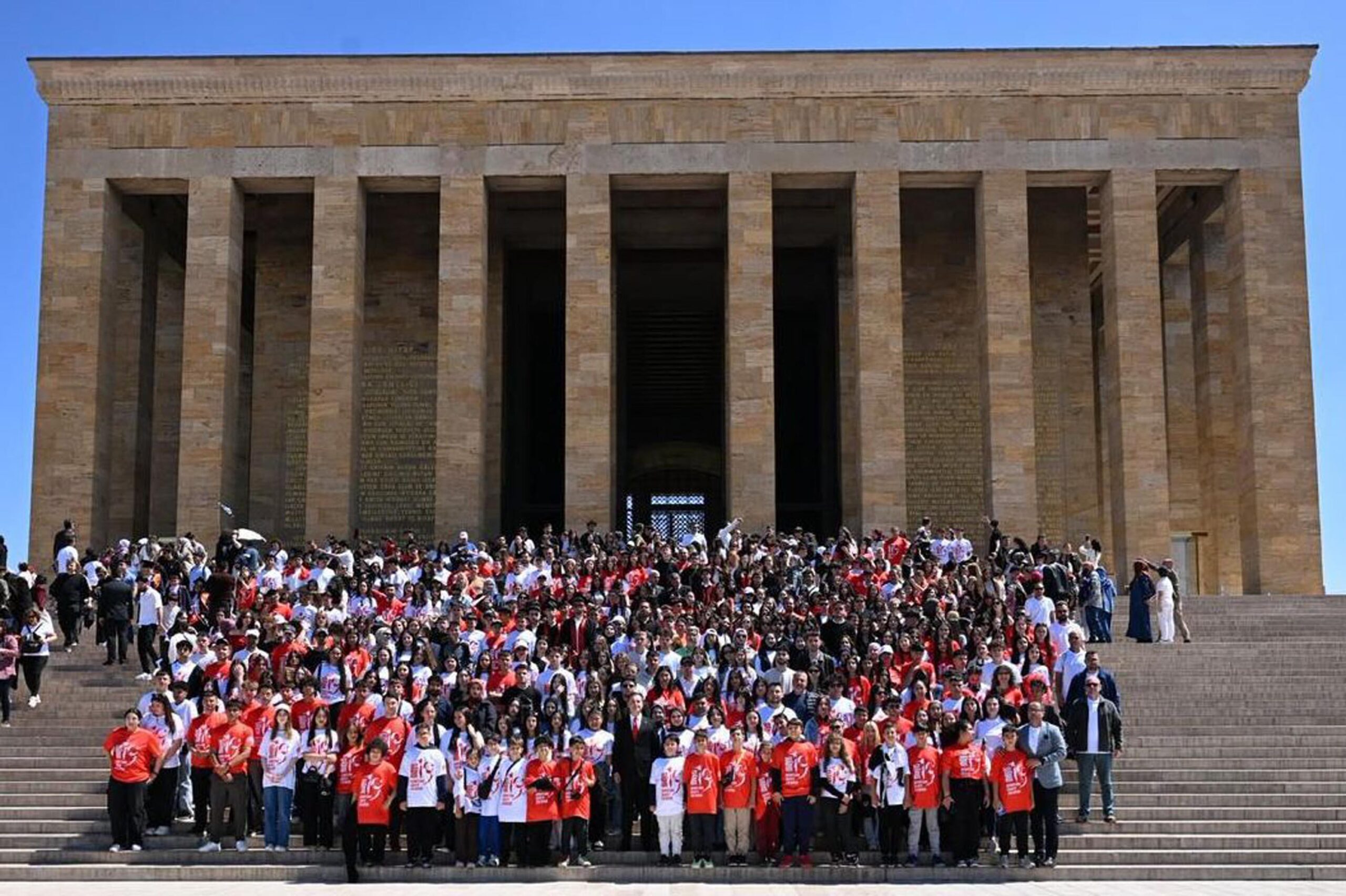 BALIKESİRLİ 1071 GENÇ ATA’NIN HUZURUNA ÇIKTI